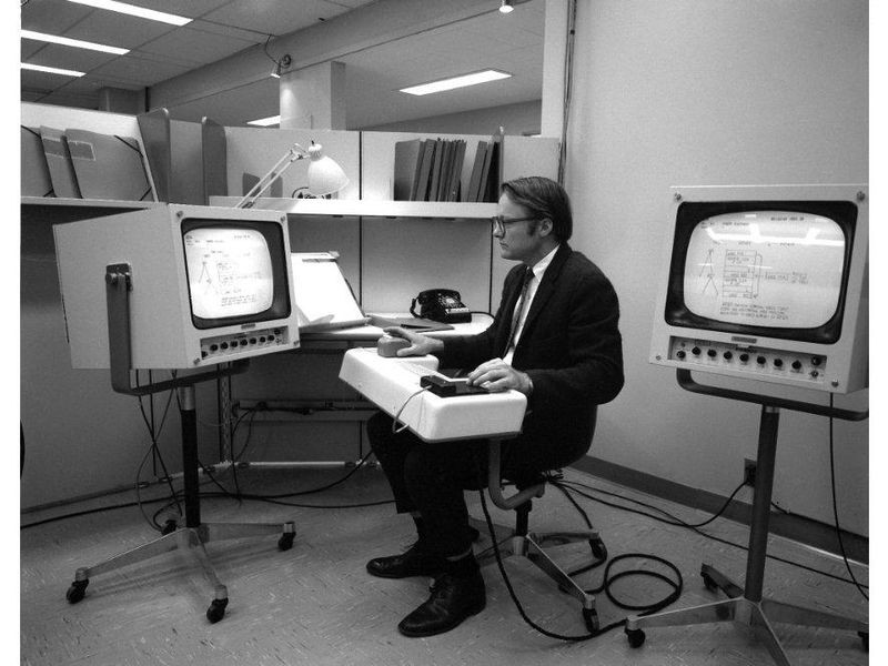 fellow-douglas-engelbart-english-ergo-setup.jpg